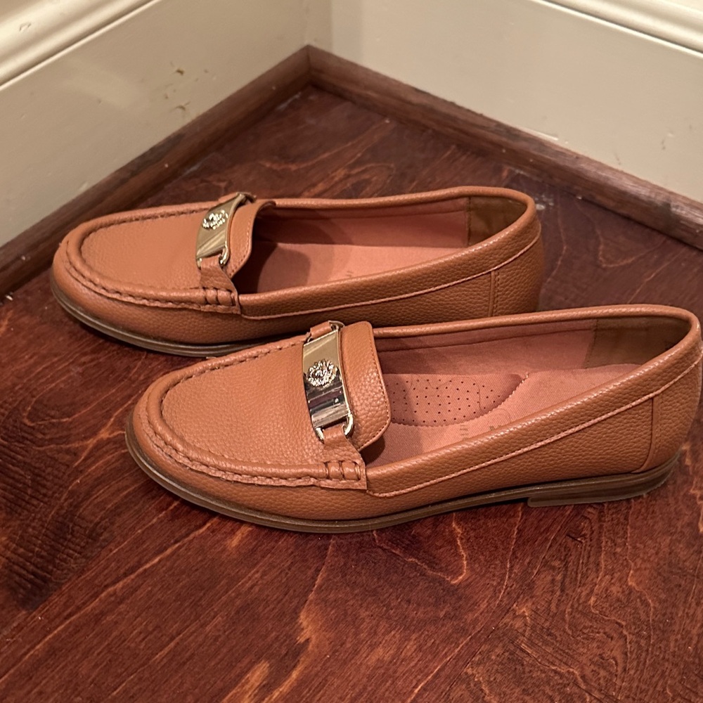 Anne Klein Tan iflex Loafers